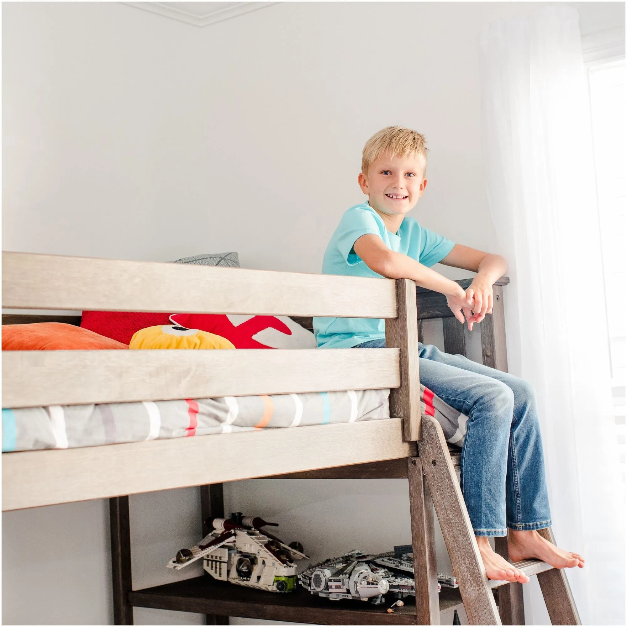 Twin Over Full L-Shaped Bunk Bed With Bookcase